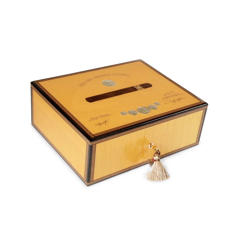 Humidor-Elie_Bleu-Medaille-Sycomore_Jaune-75-Cigarpassion-01-2_br_backup.jpg